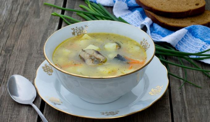 Canned fish soup with rice