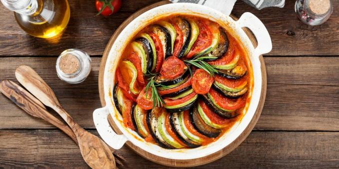 Ratatouille with carrot and tomato sauce