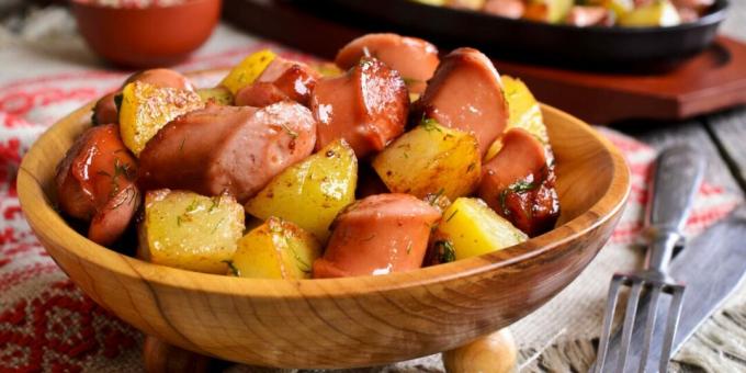 Fried potatoes with sausages