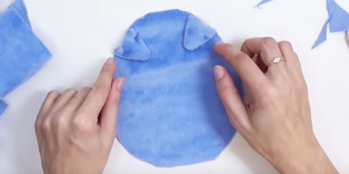 DIY soft toys: attach the ears