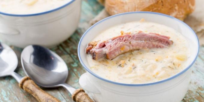 Cheese soup with smoked meats