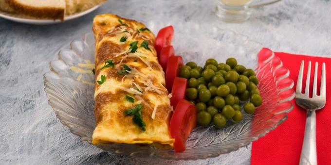 Egg pancakes stuffed with minced meat