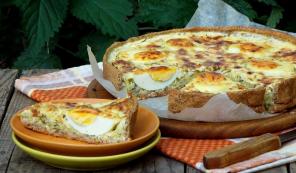 Quiche with cabbage, eggs and bacon