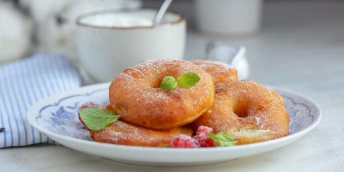 Apples with rum in beer batter