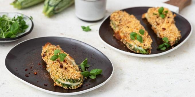 Crispy zucchini with cheese in the oven