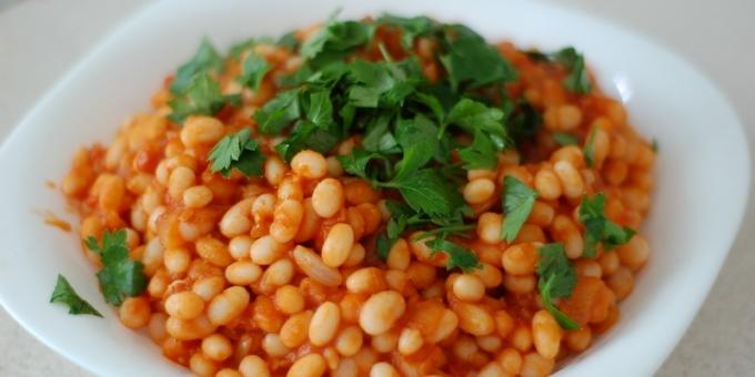 Simple salads in the winter: Beans in Tomato Sauce