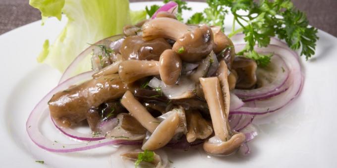 Marinated mushrooms with garlic and cloves