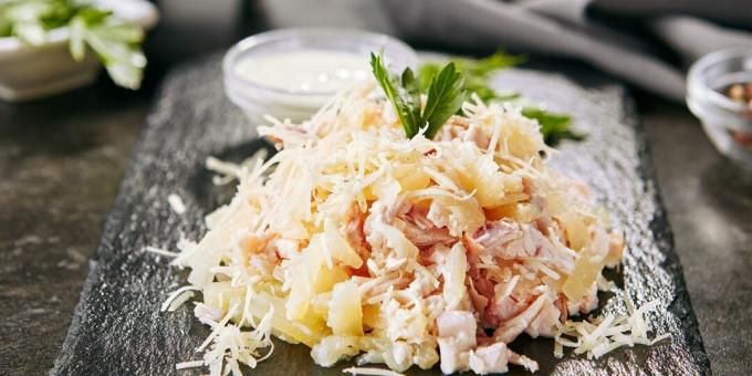 Salad with smoked chicken and pineapple