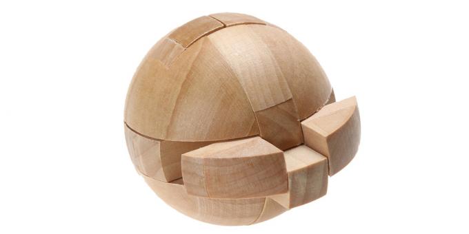 Wooden ball puzzle