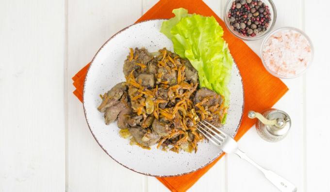 Stewed chicken liver with vegetables and mayonnaise