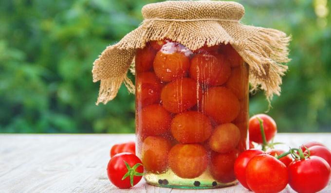 Pickled tomatoes with citric acid