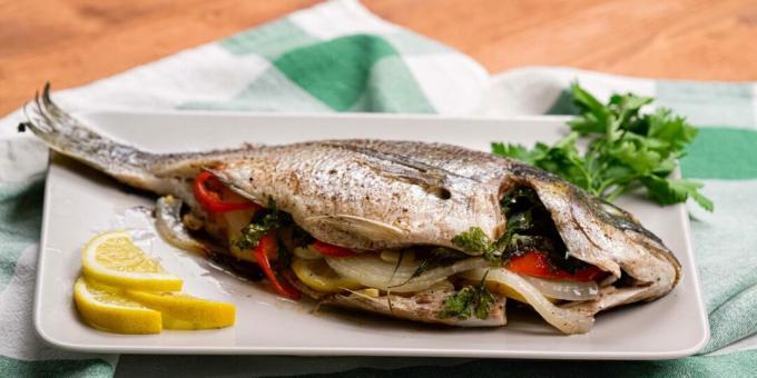 Fish stuffed with vegetables