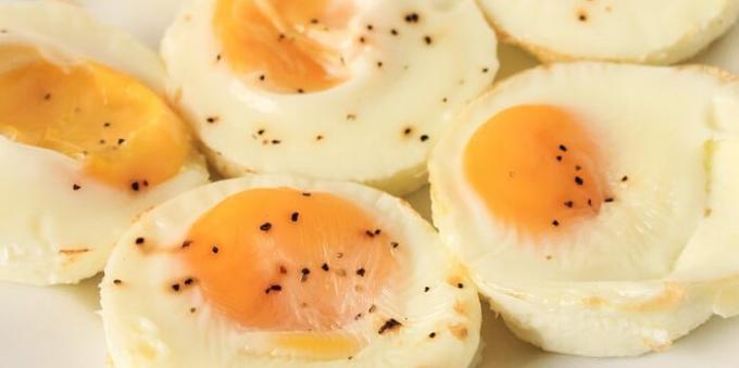 Simple eggs baked in the oven