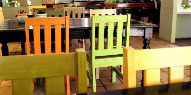 color accents in the interior: chairs