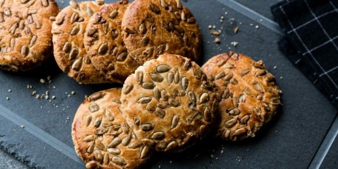 Cheese cookies with seeds