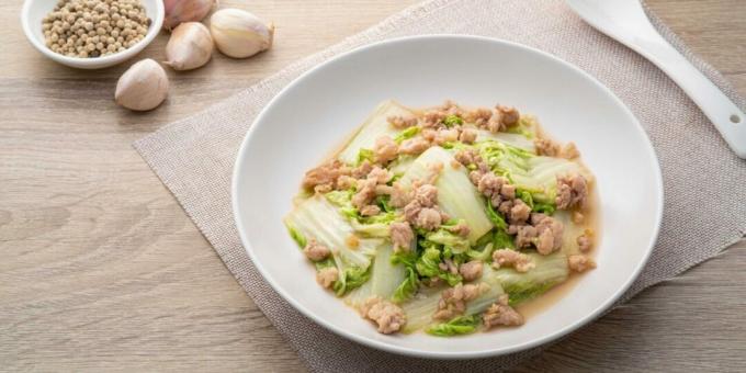 Fried minced meat with Chinese cabbage