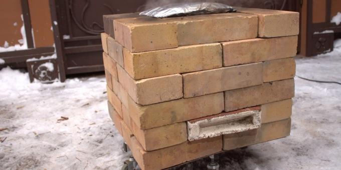 Temporary brick tandoor